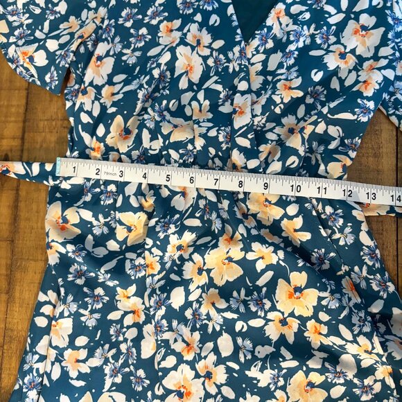 NWOT Sienna Sky Floral Midi Dress with Front Snap Closure – Flowy & Femi… - Picture 11 of 11